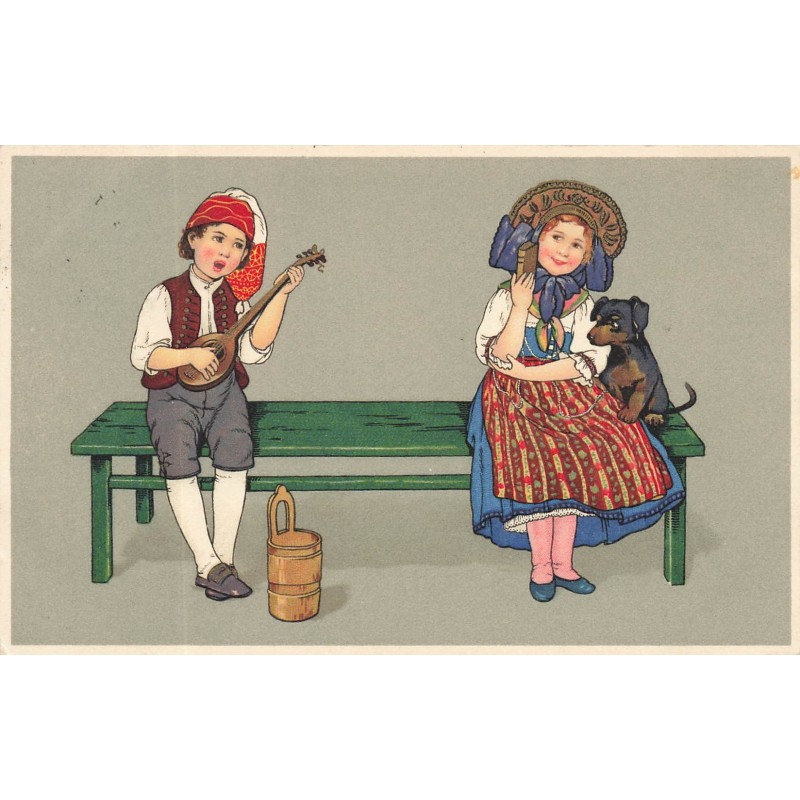 n°28545 - Fantaisie - Couple sur un banc, le garçon jouant de la mandoline, un teckel près de la jeune fille