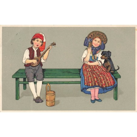 n°28545 - Fantaisie - Couple sur un banc, le garçon jouant de la mandoline, un teckel près de la jeune fille