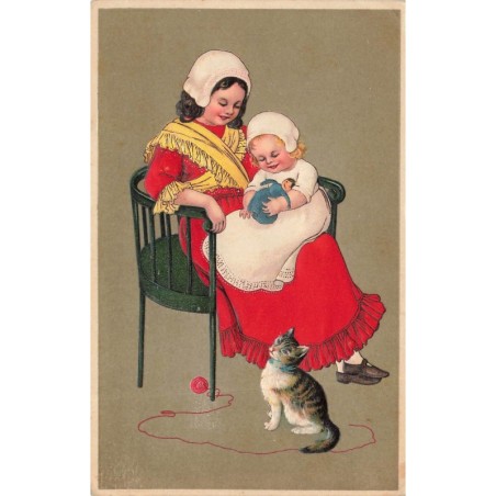 n°28580 - Carte Gaufrée - Flatscher 7052 - Jeune fille avec un bébé tenant une poupée et un chat