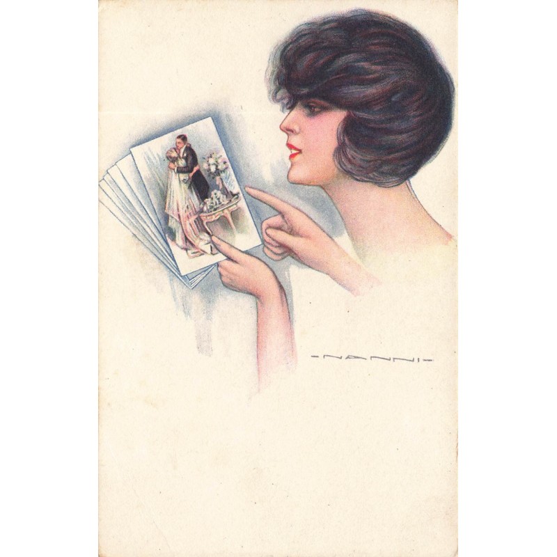 n°28610 - Illustrateur Nanni - Jeune femme regardant des cartes postales - mariage - Deltiology