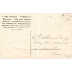 n°28662 - Carte Gaufrée - 1er Avril - Clapsaddle - Cupidon tenant une corne d'abondance remplie de poissons