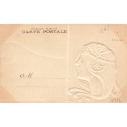 n°28812 - Carte Gaufrée - Fantaisie - Profil d'une femme aux cheveux long  - Art Nouveau