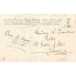 n°28823 - Carte Gaufrée - Heureux Noël - Fillettes déposant des paquets sur une luge