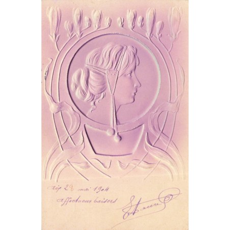 n°28829 - Carte Gaufrée - Fantaisie - Femme de profil dans un médaillon - Art Nouveau