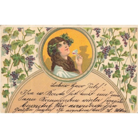 n°28834 - Fantaisie - Jeune femme buvant, au milieu de grappe de raisin - vin