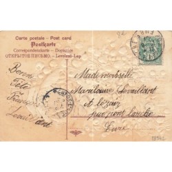 n°28942 - Carte Gaufrée - Fantaisie - Amitié - Jeune fille avec des violettes et des brins de muguet