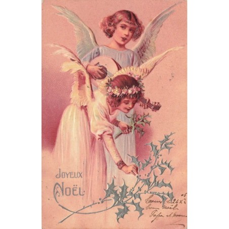 n°29115 - Carte Gaufrée - 6372 - Joyeux Noël - Anges, l'un jouant de la musique, l'autre cueillant du houx