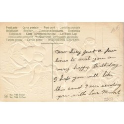 n°29137 - Carte Gaufrée à paillettes - Saint-Valentin - Anges assis sur une branche, portant des coeurs