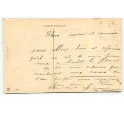 n°13573 - Carte Gaufrée - Joyeuses Pâques - Poussins autour d'un panier rempli d'oeufs
