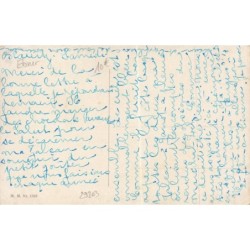 n°29203 - Illustrateur P. Ebner - Joyeuses Pâques - Fillette offrant un oeuf à une autre assise sur un tronc