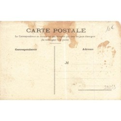 n°29253 - Illustrateur Molynk - Femme portant un oiseau sortant de son oeuf sur son chapeau