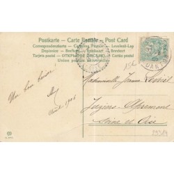 n°29314 - Fantaisie - Sauterelle offrant un trèfle à des champignons humanisés conduisant une voiture