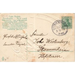 n°29342 - Carte Gaufrée - Fantaisie - Anges assis sur un fer en cheval volant dans le ciel