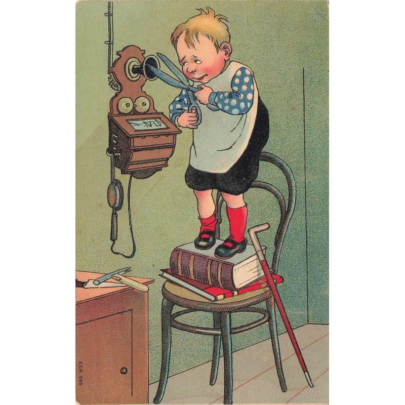 n°29350 - Fantaisie - Garçon debout sur une chaise voulant couper un téléphone avec une paire de ciseaux