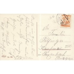 n°29375 - Fröhliche Weihnachten - Enfants tirant des jouets sur une luge, regardant un sapin illuminé