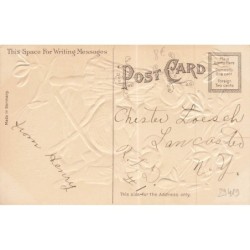 n°29419 - Carte Gaufrée - Best Easter Wishes - Fillettes portant des oeufs dans un nid, sous des crocus