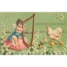 n°29421 - Carte Gaufrée - Easter Greetings - Une poule et ses pousssins, écoutant un ange jouant de la harpe