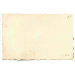 n°29551 - Carte peinte à la main - Fantaisie - Jeune femme portant une robe avec des coccinelles (en relief)