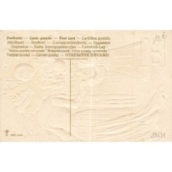 n°29621 - Carte Gaufrée - Joyeux Noël - Une fillette et sa mère regardant un stand de marchande de jouets