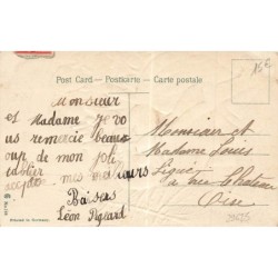 n°29625 - Carte Gaufrée - Joyeux Noël - Enfants regardant dans le sac du Père Noël endormi