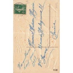 n°29672 - Carte Gaufrée - Bonne Année - Enfant apportant des lettres près d'un chien sous la neige