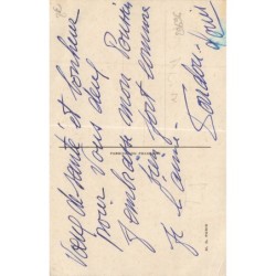 n°29696 - Disney - Joyeuses Pâques - Mickey Mouse cassant un oeuf avec un marteau