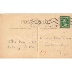 n°29964 - Carte Gaufrée - To My Valentine - Cupidon montrant un coeur percé par une flèche