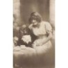n°29998 - Fantaisie - Jeune femme avec un teckel, prenant le thé - dackel