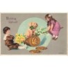 n°30000 - Carte Gaufrée - Fantaisie - Boldog Ujévet - Enfants jouant à la balancelle, pièces d'or, cochon et fleurs