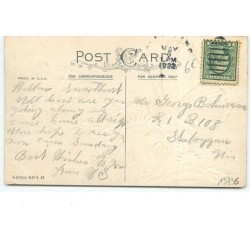 n°13736 - Carte Gaufrée - Greetings to All - Papillons au-dessus d'un champ de fleurs
