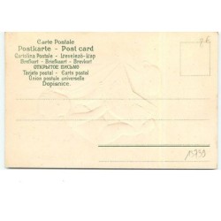 n°13739 - Carte Gaufrée - Bébé cachant un pot de chambre sous une caisse