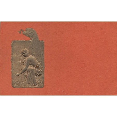 n°30018 - Carte Gaufrée - Art Nouveau - Paon au-dessus d'une femme assise