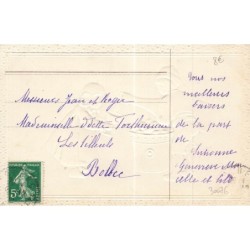 n°30076 - Carte Gaufrée - Bonne Année - Garçon servant du champagne à une jeune fille