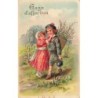 n°30146 - Carte Gaufrée- Fantaisie - Gage d'affection - Jeune couple, le garçon portant une hotte