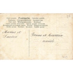 n°30179 - Carte Gaufrée - Nouvel An - Bonne Année - Fillette portant sa poupée, et du houx