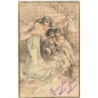 n°30241 - Carte Gaufrée - Clapsaddle - Une femme protégeant d'un voile des enfants