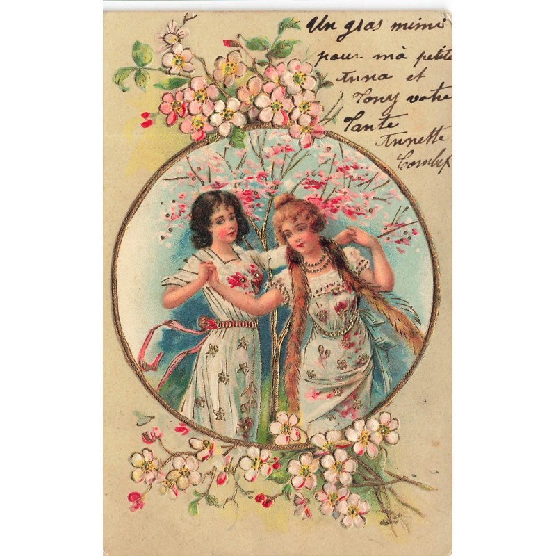n°30242 - Carte Gaufrée - Fantaisie - Deux jeunes femmes dans un médaillon dansant