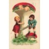 n°30287 - Nouvel An - Enfants coupant un champignon, où se cachent des cochons