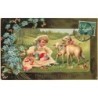 n°30456 - Carte Gaufrée - Heureuses Pâques - Fillette assise avec des oeufs près de moutons