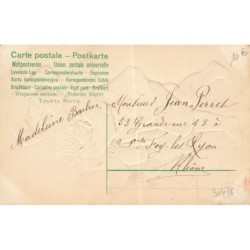 n°30478 - Carte Gaufrée - Clapsaddle - Joyeux Noël - Jeune homme portant des cadeaux