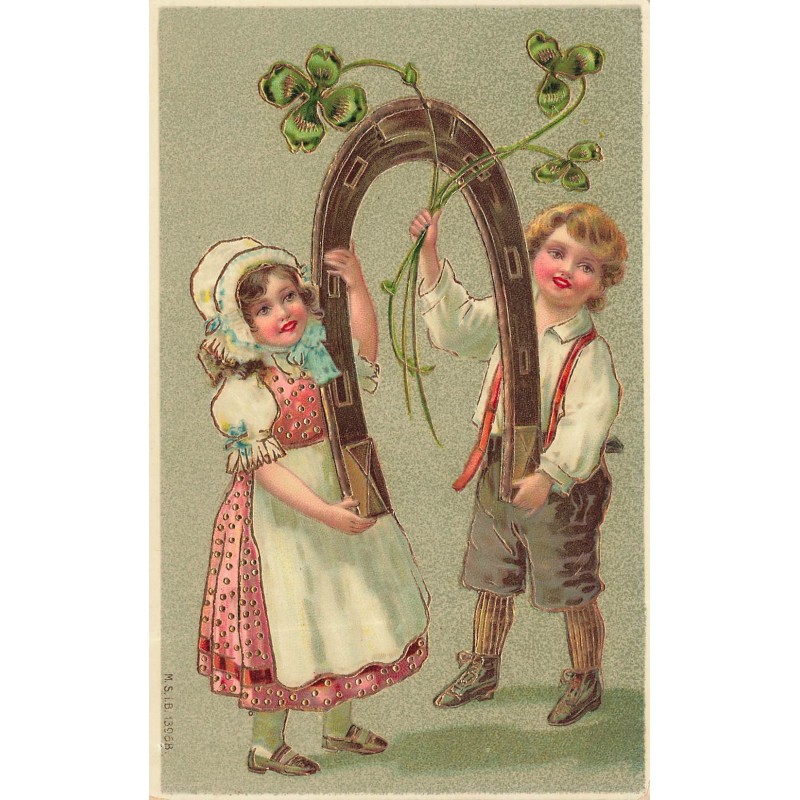 n°30533 - Carte Gaufrée - MSIB 13968 - Couple d'enfant portant un fer à cheval