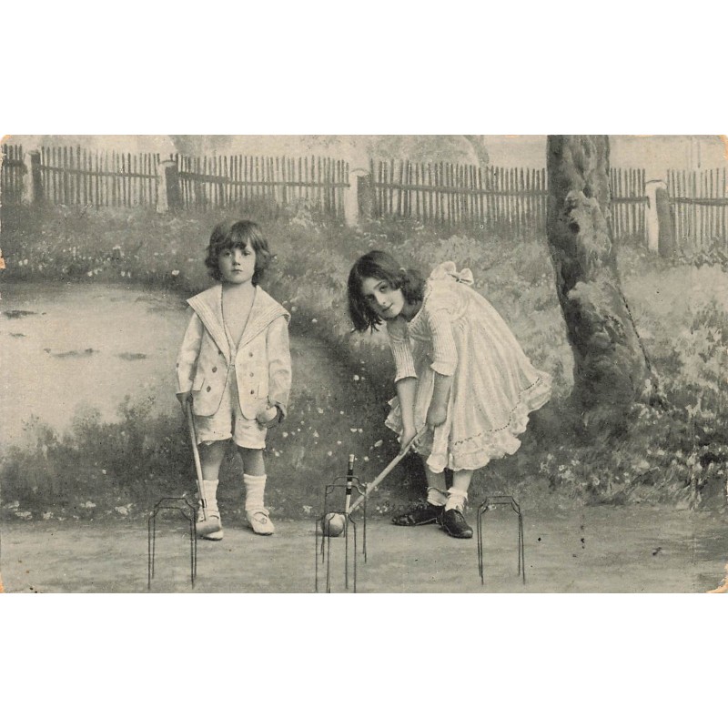 n°30550 - Jeux - Enfants faisant une partie de Croquet