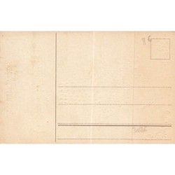n°30626 - Carte Gaufrée - Joyeuses Pâques - Garçon portant un oeuf
