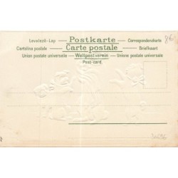 n°30696 - Carte Gaufrée - Famille de chiens Carlins (Pugs)