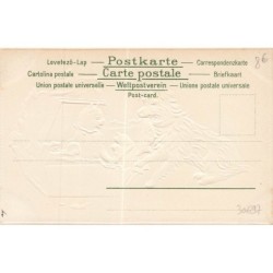 n°30697 - Carte Gaufrée - Chien et Chaton sortant d'une boîte cadeau