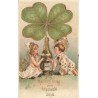 n°30713 - Carte Gaufrée - Nouvel An - Enfants Pierrot trinquant au Champagne sous un Trèfle - Meilleurs VÅux 1906