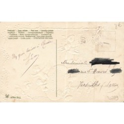 n°30779 - Carte Gaufrée - Joyeuses Pâques - Anges et lapins tirant un oeuf fleuri