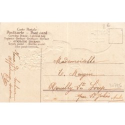n°30785 - Carte Gaufrée -Bonne Année - Enfant allongé sur un grand chien au panier de fleurs
