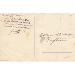 n°30789 - Carte Gaufrée - Bonne Année - Bonhommes de neige en luge et glissade d'hiver