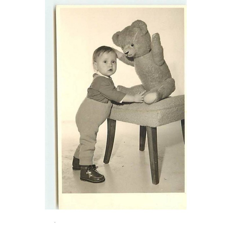 n°14147 - Bébé avec un ours en peluche - Teddy Bear